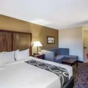 Oakland Airport Arena Hotel Exterior photo