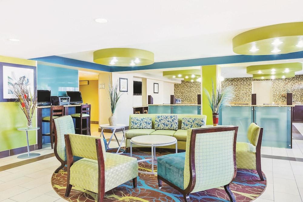 Hotel Airport Arena 3*