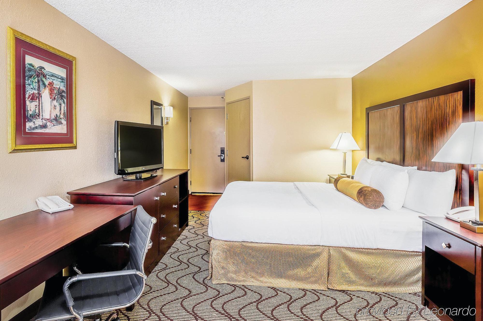 Hotel Airport Arena 3*