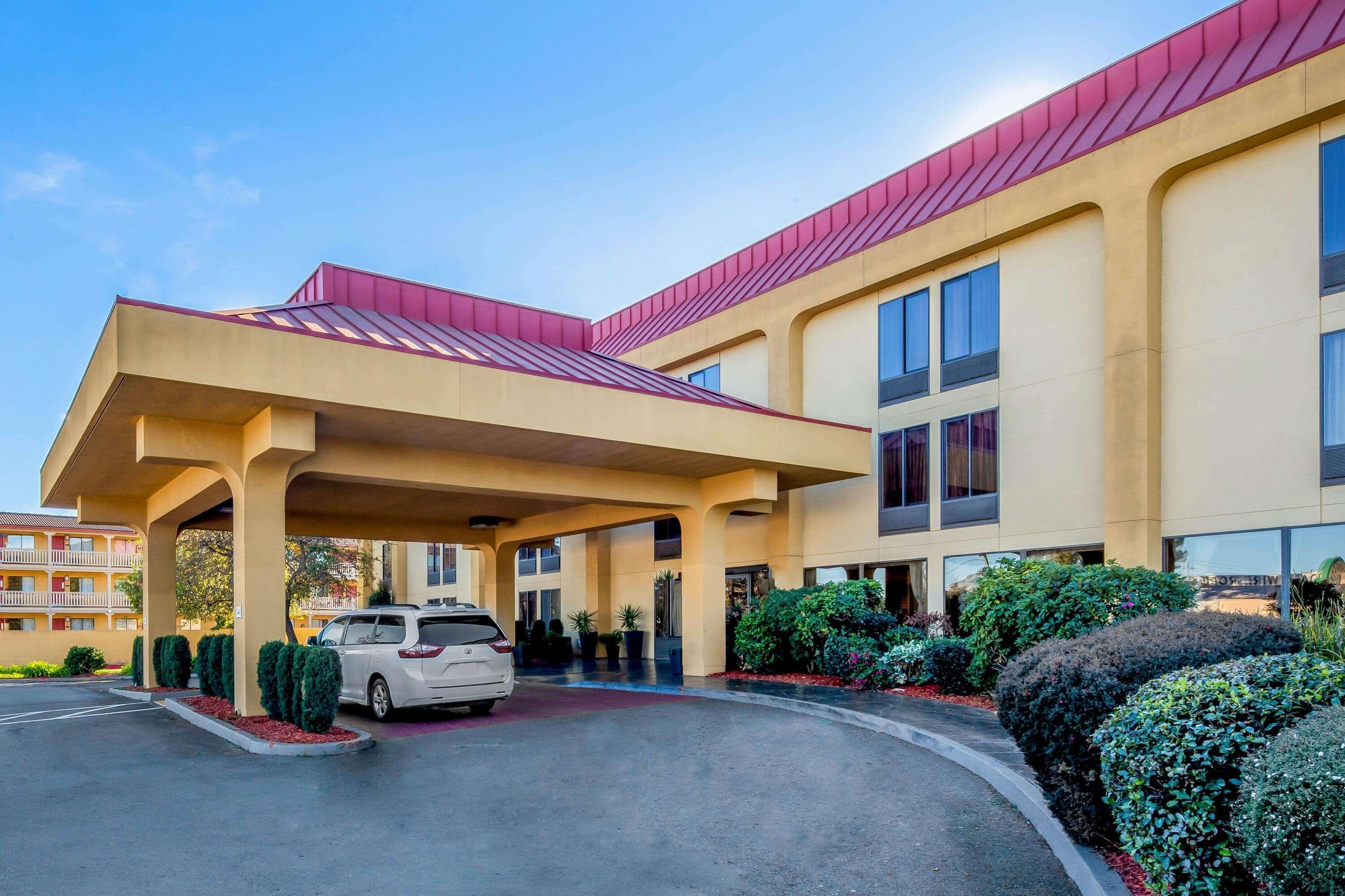 Airport Arena Hotel 3*